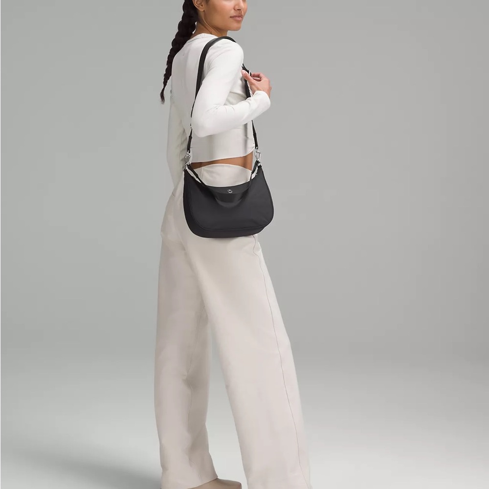 Lululemon Adjustable mini shoulder bag